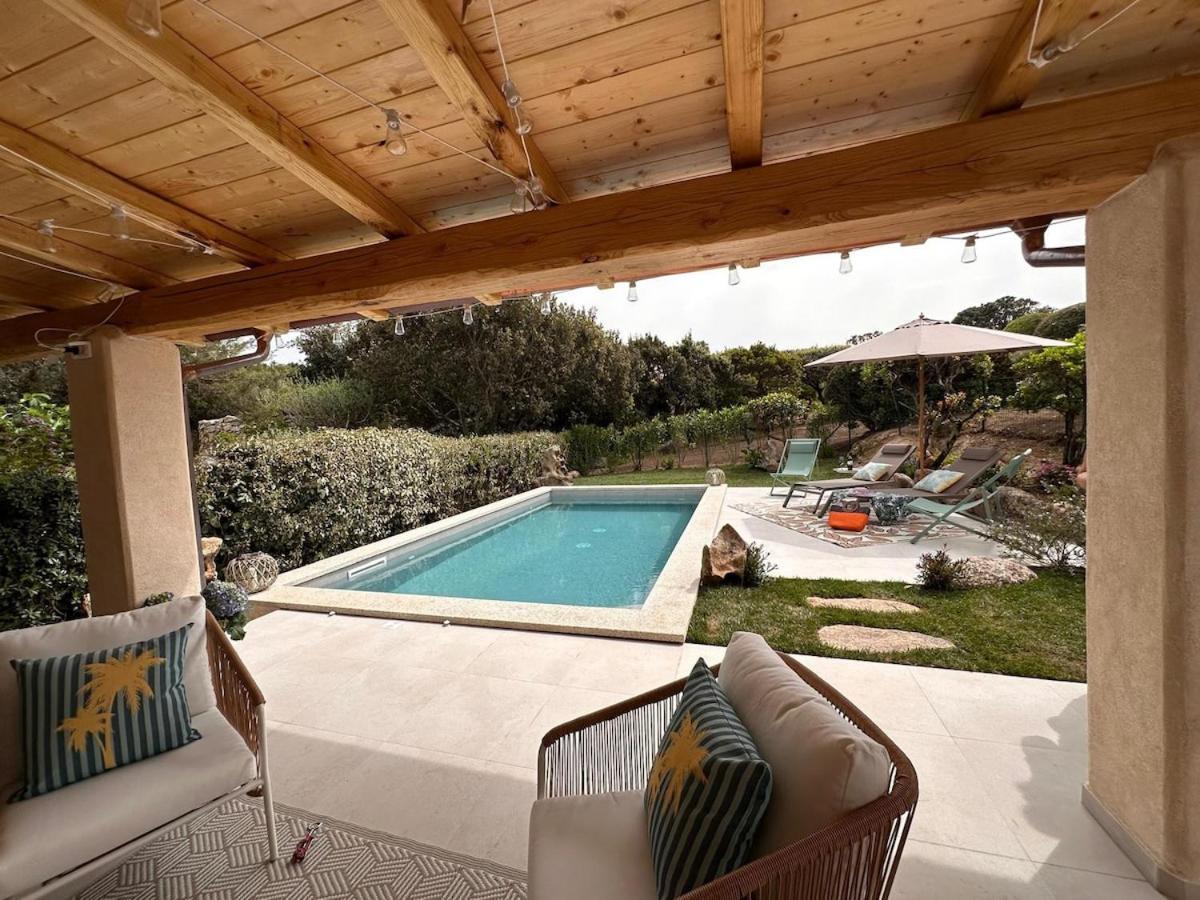 Cute Villa With Pool In Palau Exterior photo